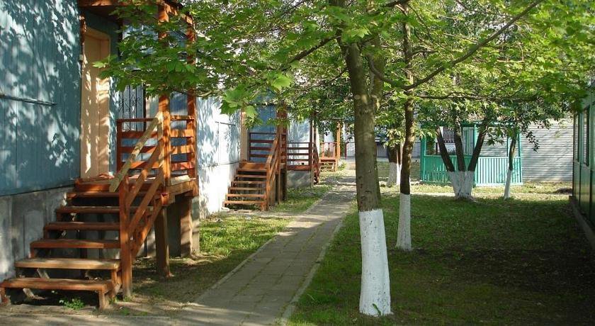 Гостевой дом База отдыха Искра Анапа-18